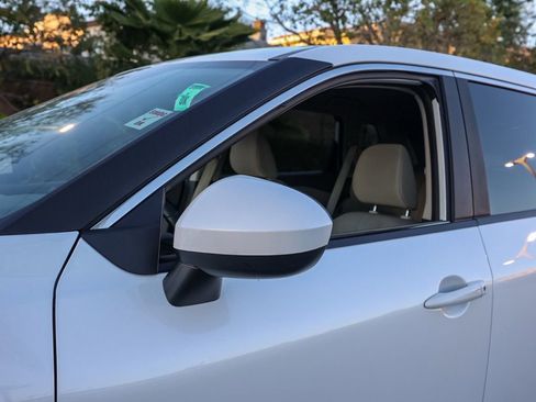 Used 2025 Nissan Rogue SV image 12