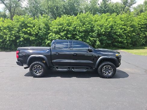 Used 2025 Chevrolet Colorado ZR2 w/ Technology Package AWD/4WD image 9