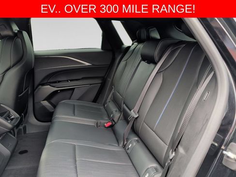 Used 2024 Cadillac Lyriq Luxury w/ LPO, Floor Liner Package AWD/4WD image 31