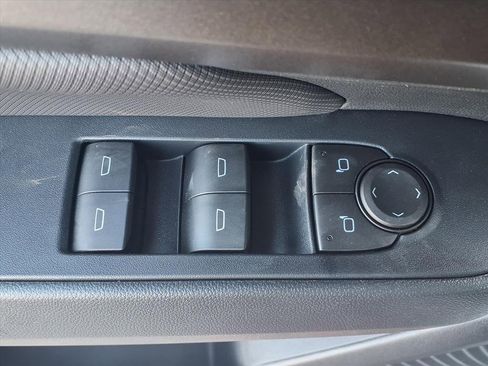 New 2026 Chevrolet Equinox EV LT image 13