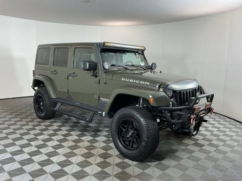 Used 2015 Jeep Wrangler Unlimited Rubicon w/ Katzkin Premium Leather Group AWD/4WD image 3