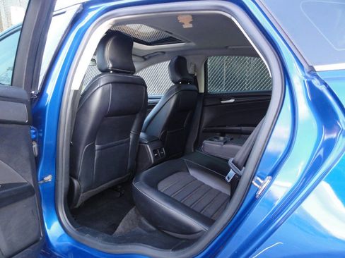 Used 2018 Ford Fusion SE w/ Equipment Group 201A image 22