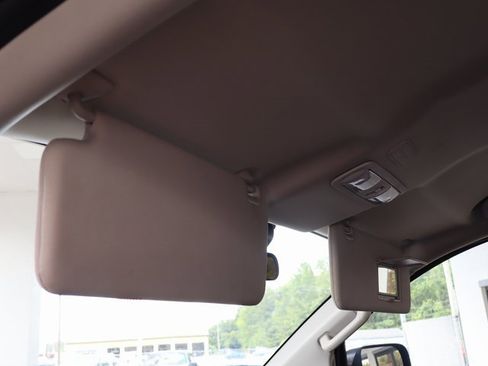 Used 2023 Nissan Titan SV image 24