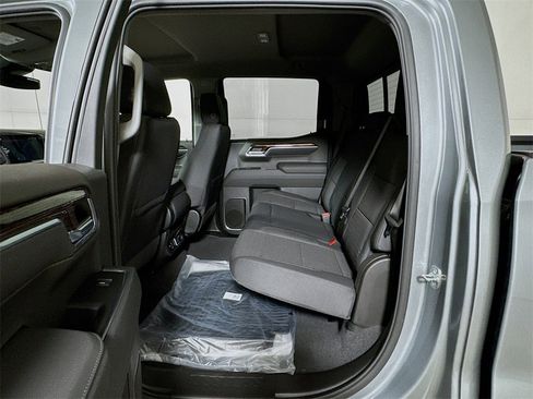 New 2026 GMC Sierra 1500 SLE w/ Preferred Package image 13