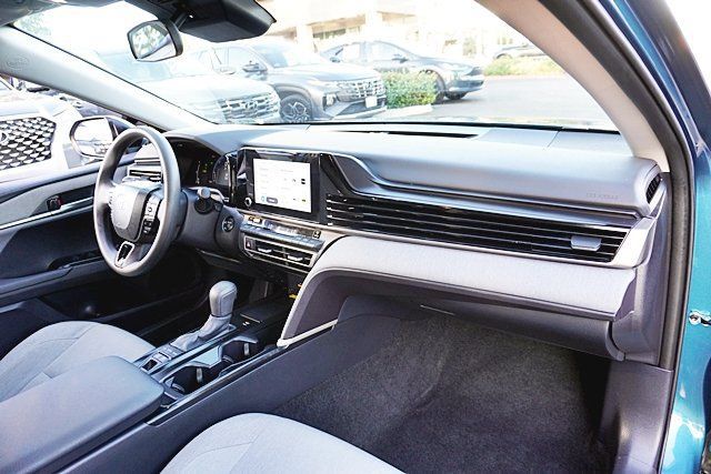 Used 2026 Toyota Camry LE FWD image 17