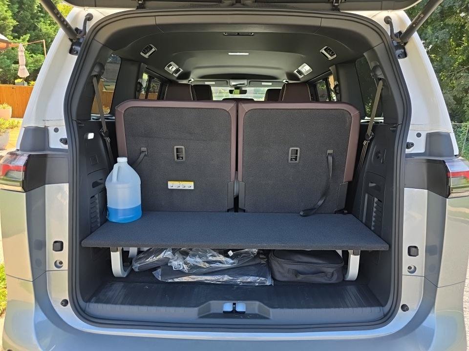 Certified 2025 Volkswagen ID. Buzz Pro S Plus RWD image 11
