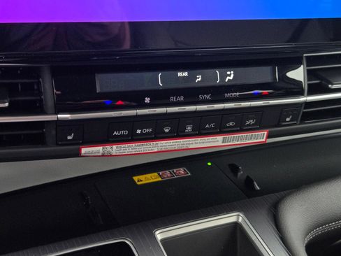 Certified 2026 Toyota Sienna XLE FWD image 19