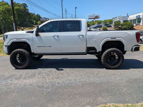 Used 2024 GMC Sierra 2500 Denali w/ Denali Reserve Package AWD/4WD image 3