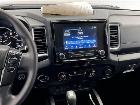 Used 2022 Nissan Frontier SV AWD/4WD image 4