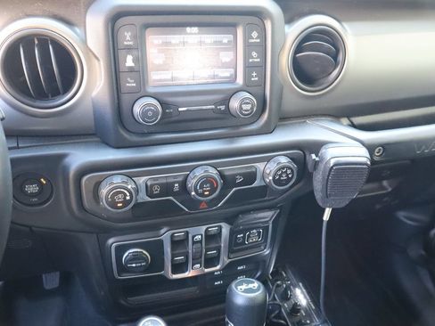 Used 2018 Jeep Wrangler Unlimited Sport S AWD/4WD image 6