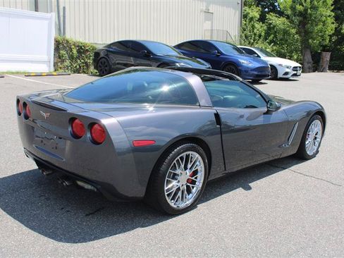 Used 2010 Chevrolet Corvette Coupe w/ 1LT RWD image 9