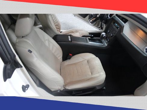 Used 2010 Ford Mustang Premium image 23