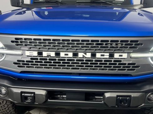 Used 2023 Ford Bronco Badlands image 13