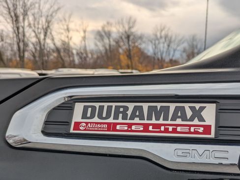 Used 2022 GMC Sierra 3500 Denali w/ Denali Black Diamond Edition image 27