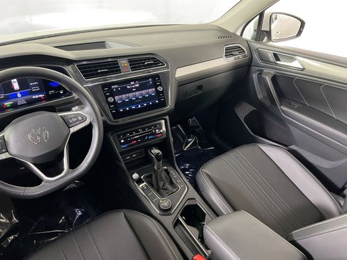 Used 2022 Volkswagen Tiguan SE image 22