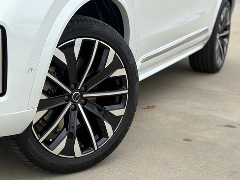 New 2026 Volvo XC90 B6 Plus image 10