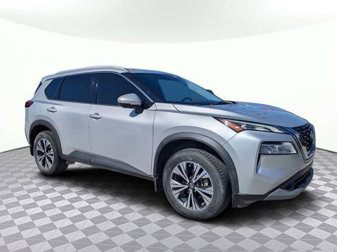 Used 2021 Nissan Rogue SV w/ Premium Package image 2