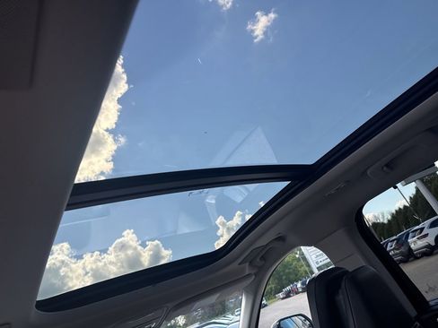 Used 2025 Lincoln Aviator Reserve w/ Equipment Group 201A image 18