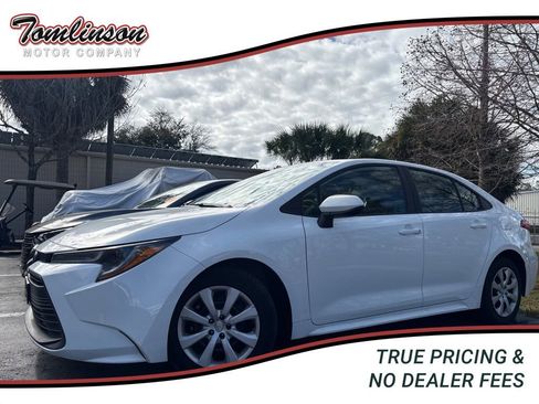 Used 2024 Toyota Corolla LE image 1