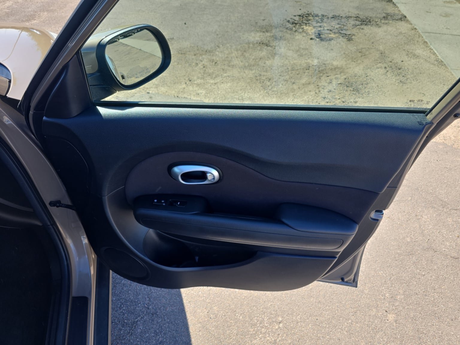 Used 2015 Kia Soul FWD image 25