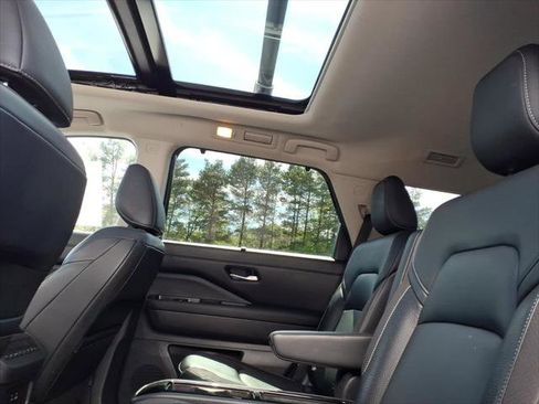 Used 2022 Nissan Pathfinder SL w/ SL Premium Package AWD/4WD image 9