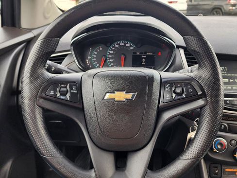 Used 2017 Chevrolet Trax LT w/ Driver Confidence Package image 7