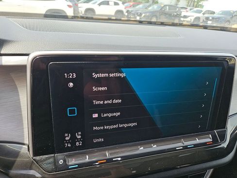 Used 2025 Volkswagen Atlas Cross Sport SE image 21