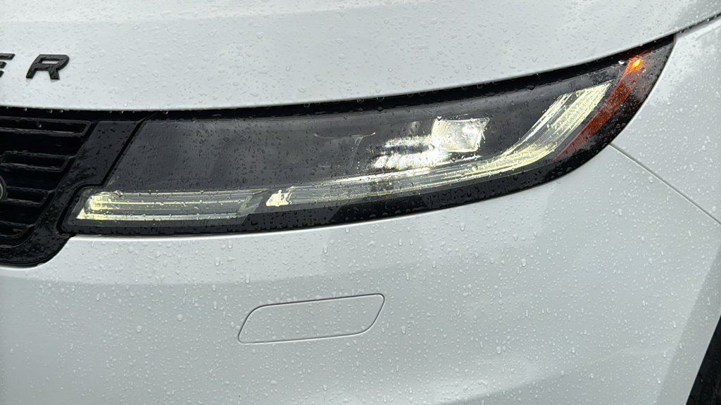 Used 2023 Land Rover Range Rover Sport SE AWD/4WD image 7