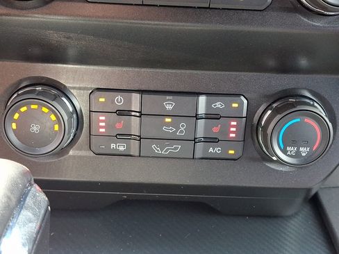 Used 2020 Ford F150 XLT w/ Equipment Group 302A Luxury AWD/4WD image 19