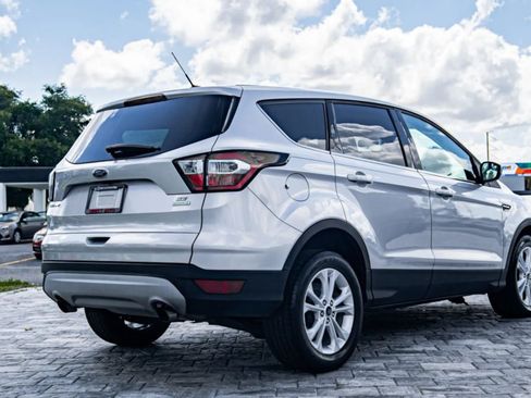Used 2017 Ford Escape SE FWD image 7