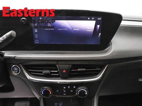Used 2025 Buick Encore GX Preferred AWD/4WD image 11