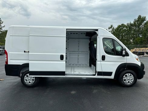 New 2024 RAM ProMaster 2500 w/ Quick Order Package 22H SLT+ image 13