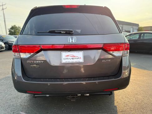 Used 2014 Honda Odyssey Touring Elite image 4