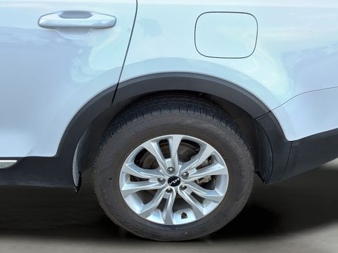 Used 2022 Kia Telluride LX FWD image 40