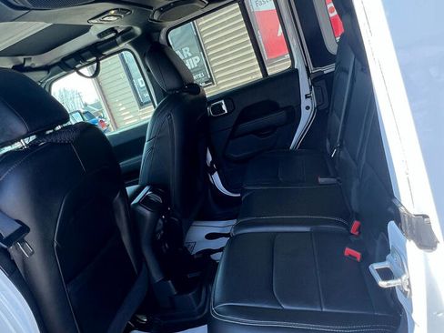 Used 2021 Jeep Wrangler Unlimited Sahara image 11