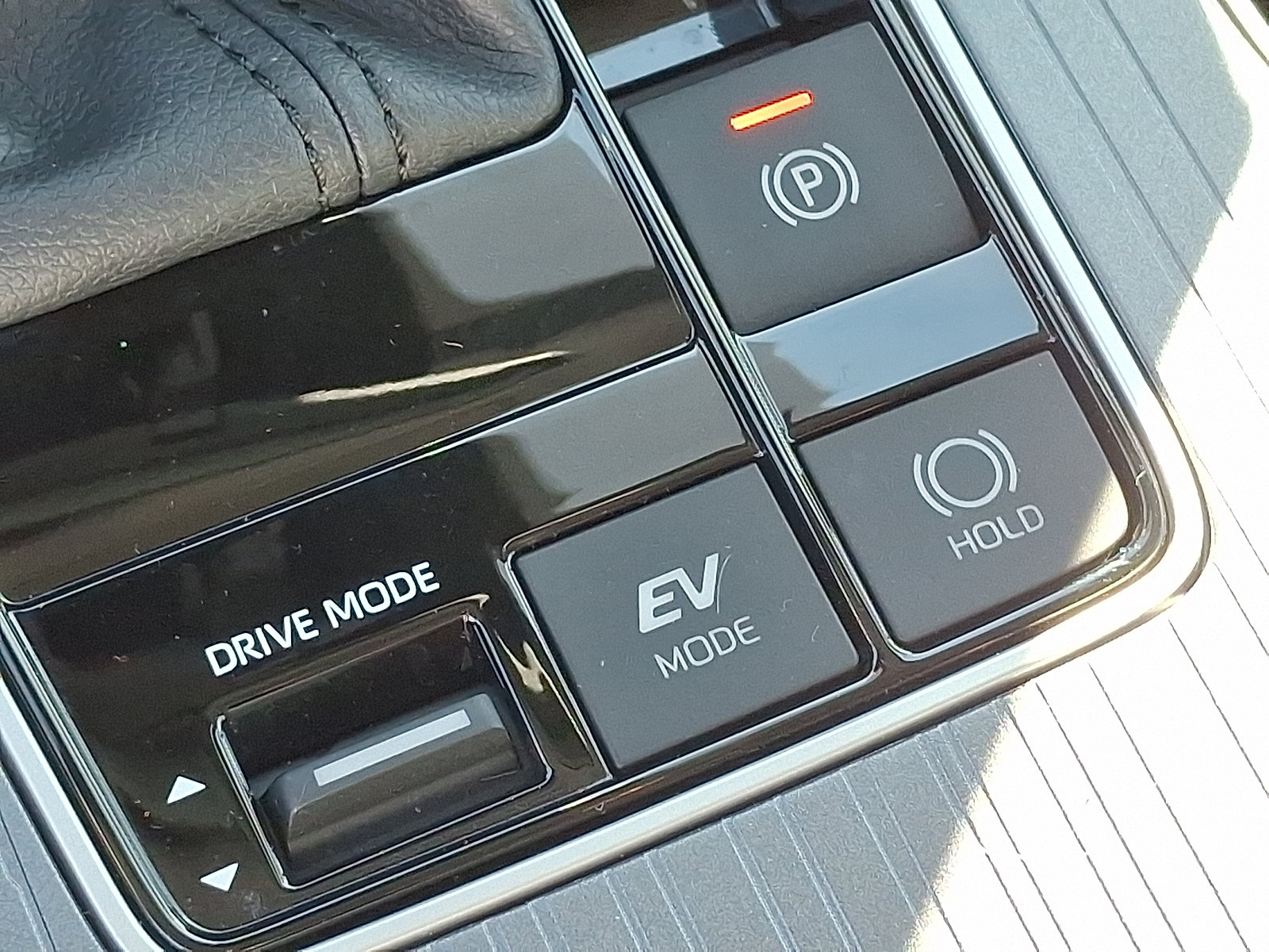 Certified 2025 Toyota Sienna LE AWD/4WD image 24