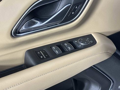 Used 2023 Chevrolet Tahoe Premier image 12