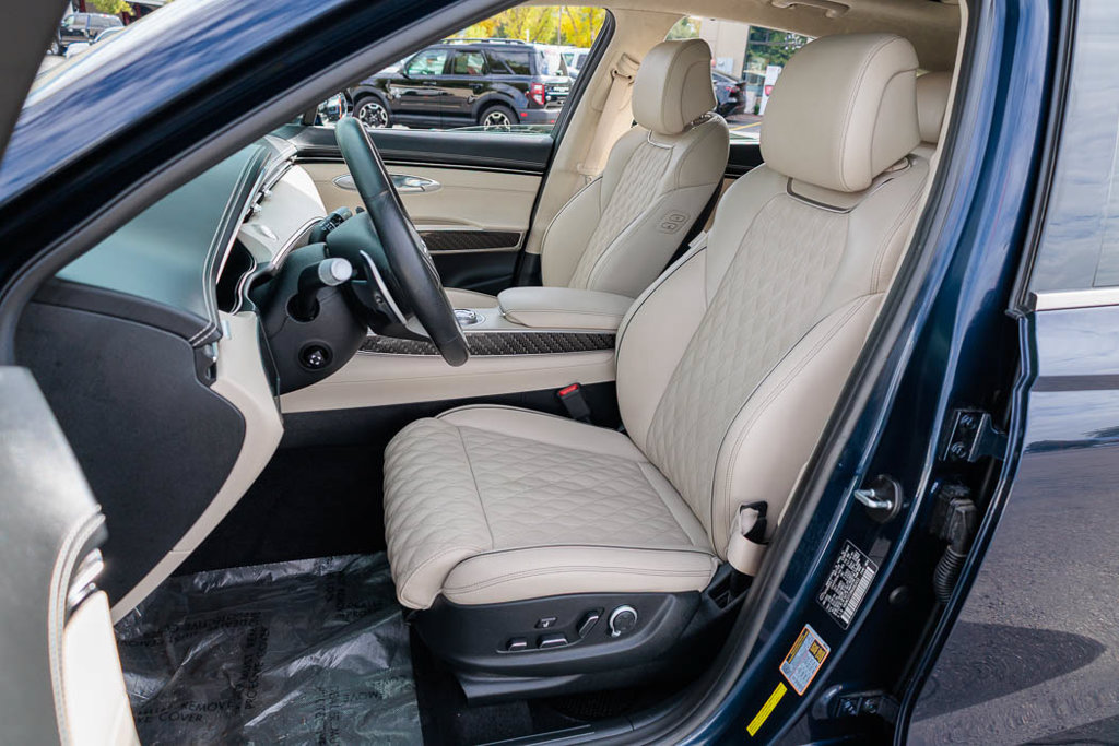 Used 2022 Genesis GV70 3.5T Sport w/ Sport Prestige Package AWD/4WD image 21