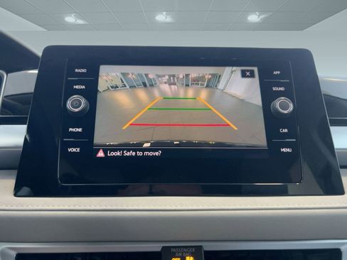 New 2026 Volkswagen Taos SE image 24