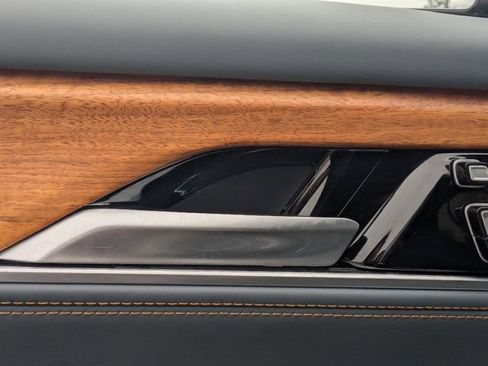 Used 2024 Jeep Grand Wagoneer Series III image 13