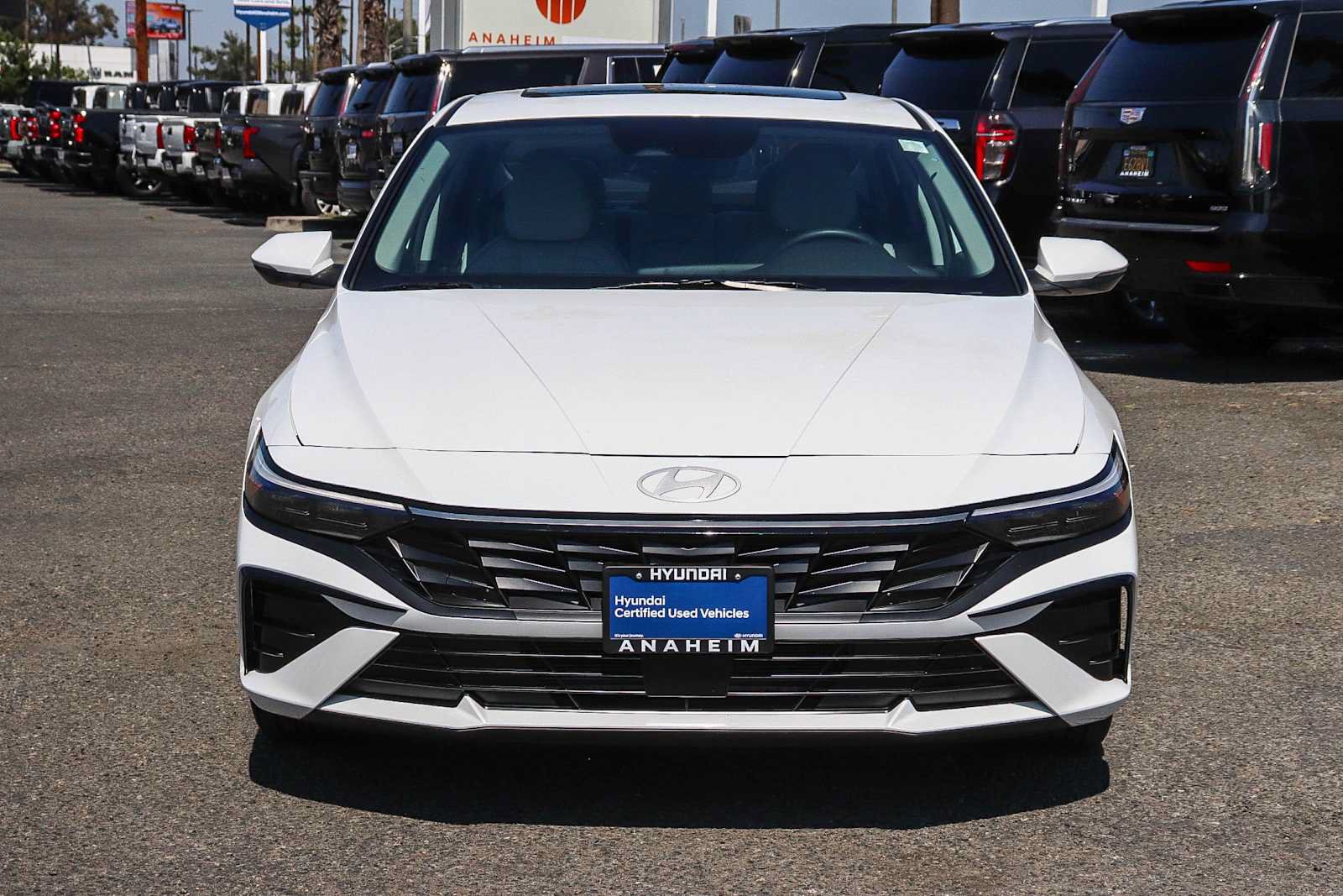 Used 2025 Hyundai Elantra Limited FWD image 2