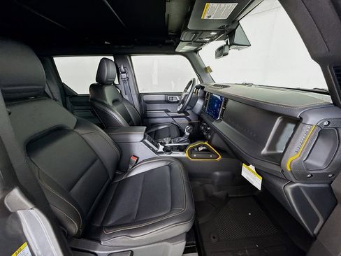 Used 2024 Ford Bronco Badlands AWD/4WD image 32