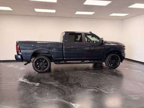 Used 2025 RAM 2500 Big Horn AWD/4WD image 11