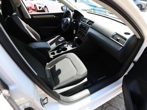 Used 2012 Volkswagen Passat 2.5 S FWD image 10