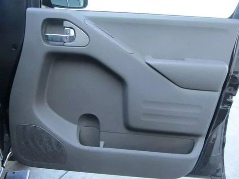 Used 2016 Nissan Frontier Desert Runner image 36