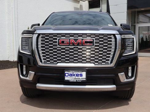 Used 2022 GMC Yukon XL Denali AWD/4WD image 3