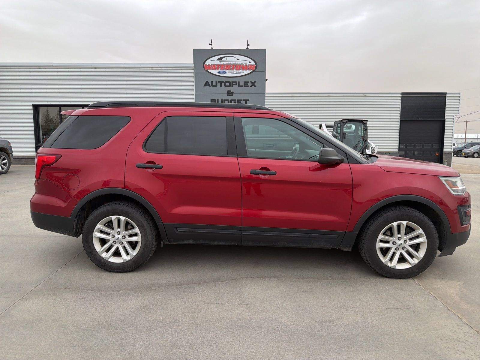 Used 2016 Ford Explorer 4WD image 1