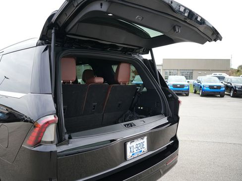 Used 2025 Lincoln Navigator Reserve AWD/4WD image 29