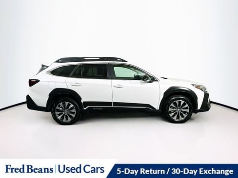 Used 2025 Subaru Outback Limited image 9
