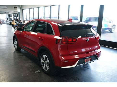 Used 2018 Kia Niro FE image 5